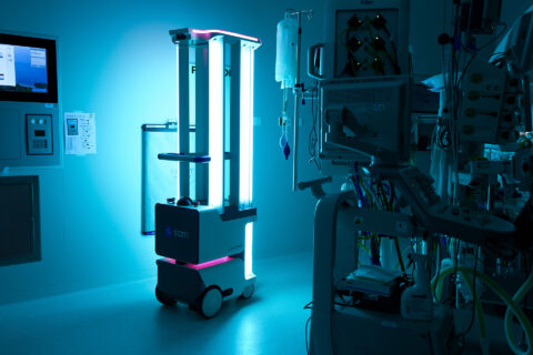 Desinfectierobot SAM levert consistent hoge kwaliteit en verlicht het personeelstekort in de zorg